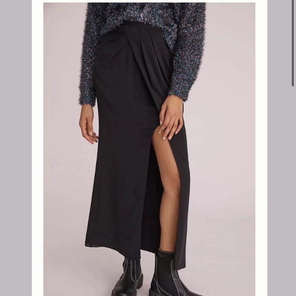 NWT ANTHROPOLOGIE Slim Slit-Hem Maxi Skirt
Mare Mare Small